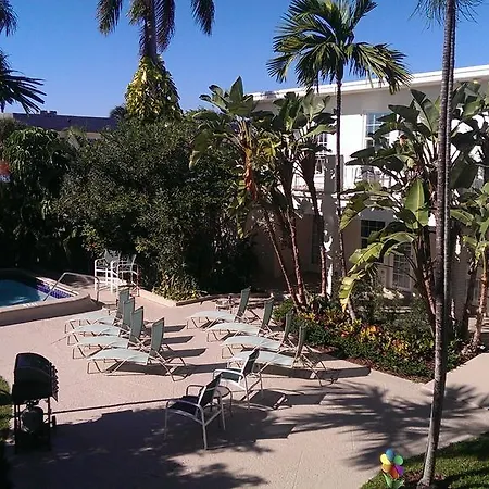 Grand Palm Plaza-3